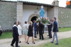 Foto 5 - Nuria Cid se convierte en la primera mujer que subasta una rosca en honor a la Virgen del Castillo