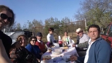Foto 6 - Así 'corrieron la merienda' este Lunes de Aguas peñarandinos y vecinos de la comarca
