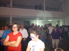 Foto 6 - Familiares y amigos suben al monte a pasar un divertido Lunes de Aguas