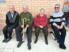 Foto 3 - Los mayores continúan la fiesta con el Martes de Aguas
