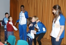 Foto 3 - Perfumerías Avenida visita el Colegio San Juan Bosco 