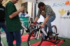 Foto 6 - Las bicicletas solidarias de Caja Rural recaudan fondos para el Banco de Alimentos