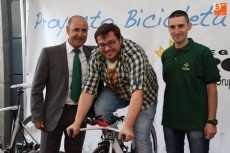 Foto 3 - Las bicicletas solidarias de Caja Rural recaudan fondos para el Banco de Alimentos