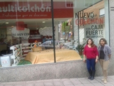 Foto 3 - Alumnos del Centro de FP ‘Hernández Vera’ decoran 8 escaparates de Santa Marta