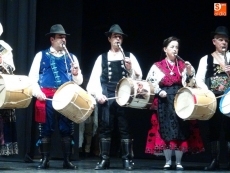Foto 4 - La Asociación Tamborileros a la Antigua Usanza exhibe el poderío de la música tradicional