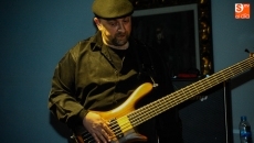 Foto 3 - Santi Tamariz y su banda animan la Casa Lis con blues y rhythm ‘n’ blues