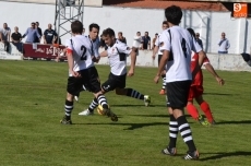 Foto 5 - Al Ciudad Rodrigo le entra vértigo y aprueba por los pelos frente al Universidad de Valladolid