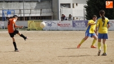 Foto 4 - El Barrio El Zurguén golea al Real Salamanca Monterrey