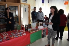 Foto 3 - El IES Ramos del Manzano abre un mercadillo de libros a favor de Unicef