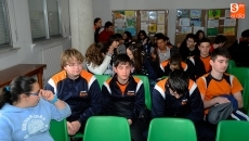 Foto 6 - La IV Semana de la Seguridad comienza en el Colegio Antonio Machado con una conferencia