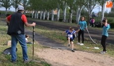 Foto 3 - Más de 60 niños participan en una sesión para fomentar el atletismo