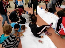 Foto 6 - Las Esclavas celebra el Día del Libro con un mercadillo, lectura de textos y escritura