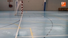 Foto 5 - Unas goteras en el pabellón de Aldeatejada obligan a suspender la jornada