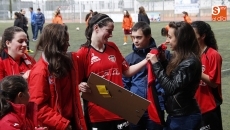 Foto 4 - El campeón le estropea la despedida a las 'rojas'