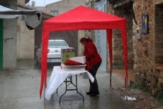 Foto 5 - Despedida de una feria comunera mojada en agua