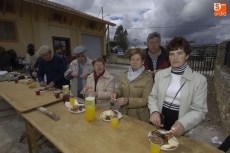 Foto 5 - Una animada comida conjunta cierra las fiestas de la Romería
