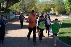 Foto 4 - Kilómetros de solidaridad en el Mateo Hernández