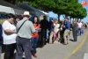 Foto 2 - Mercadillo de políticos junto al tradicional mercadillo sabatino