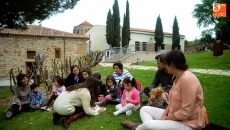 Foto 6 - Los más pequeños se acercan a la obra del escultor Venancio Blanco