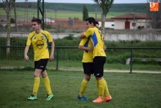Foto 4 - Victoria de autoridad del juvenil de Alba de Tormes frente al C.D Monterrubio (5-1)