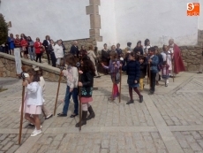 Foto 4 - La Hermandad de Jesús Nazareno y Nª Sª de las Angustias procesiona para exaltar la Cruz de Mayo