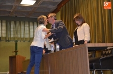 Foto 4 - Finaliza el curso con la entrega de diplomas a las seis graduadas de este año