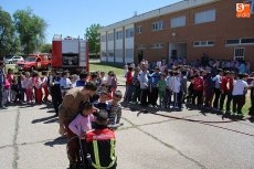 Foto 5 - Los alumnos del CEIP Manuel Moreno Blanco se preparan para ser los bomberos del mañana