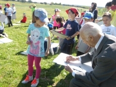 Foto 6 - Magistral lección de arte de Venancio Blanco a 40 niños de Guijuelo