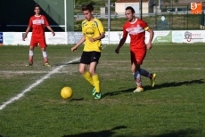 Foto 4 - Los juveniles de Alba de Tormes suman y siguen en casa (4-2)