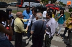 Foto 5 - Luis Tudanca anuncia en un mitin expr&eacute;s que implantar&iacute;a urgencias pedi&aacute;tricas