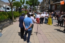 Foto 3 - Luis Tudanca anuncia en un mitin expr&eacute;s que implantar&iacute;a urgencias pedi&aacute;tricas