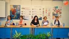Foto 6 - Las escritoras salmantinas toman la palabra en la Feria Municipal del Libro
