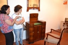 Foto 5 - Los alumnos del Taller de Restauración exponen los muebles en los que han trabajado este curso