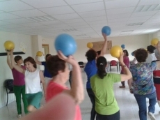 Foto 5 - La Asociación de Mujeres promueve un taller de movimiento saludable 