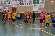 Foto 5 - Viejas glorias del III Columnas y sus &uacute;ltimos compa&ntilde;eros rinden homenaje a &Oacute;scar