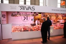 Foto 3 - El Mercado Central abre sus puertas con quejas de los comerciantes por la escasa iluminación de la ...