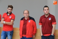 Foto 4 - El Ayuntamiento recibe a la U. D Santa Marta 