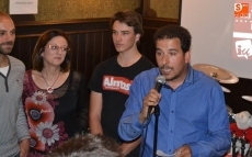 Foto 5 - Grupos locales ponen el broche a la campaña de IU en una fiesta con buen ambiente y aires de cambio