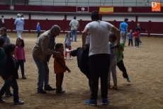 Foto 5 - El Partido Popular cierra la campaña organizando un encierro ecológico infantil 