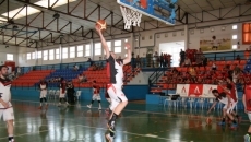 Foto 4 - El tiro y las pérdidas condenan a Aquimisa, que se la jugará ante Coín (57-72)