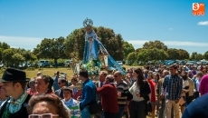 Foto 3 - Cientos de fieles arropan a la Virgen del Cueto en la tradicional romería