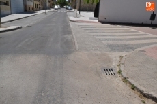 Foto 3 - Colocado el cartel anunciador de las obras de la calle San Fernando justo cuando llegan a su fin