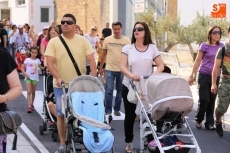 Foto 3 - Música, baile y mucho colorido con la charanga y el desfile de majorettes 