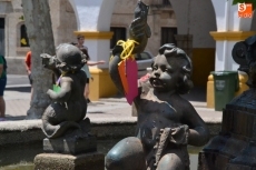 Foto 5 - Cáritas reparte medio millar de raciones de su paella solidaria