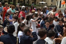 Foto 4 - Los niños de Comunión, protagonistas en la solemne procesión del Corpus