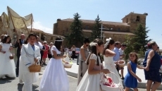 Foto 5 - Los niños y niñas de la primera comunión recorren las calles en la procesión del Corpus