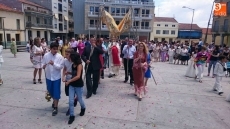 Foto 6 - Los niños de Primera Comunión arropan al Santísimo 