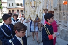 Foto 6 - Colorido y solemnidad marcan la procesi&oacute;n del Corpus Christi 