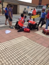 Foto 4 - Un herido grave en una colisión frontal entre un camión y un turismo en Doñinos