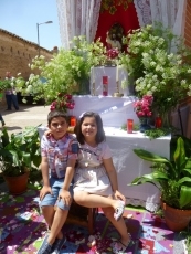 Foto 5 - Diez altares engalanan las calles en la procesión del Corpus